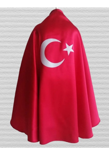 23 Nisan Türk Bayraklı Kırmızı Gösteri Pelerini, Renkli ve Şık Tasarım