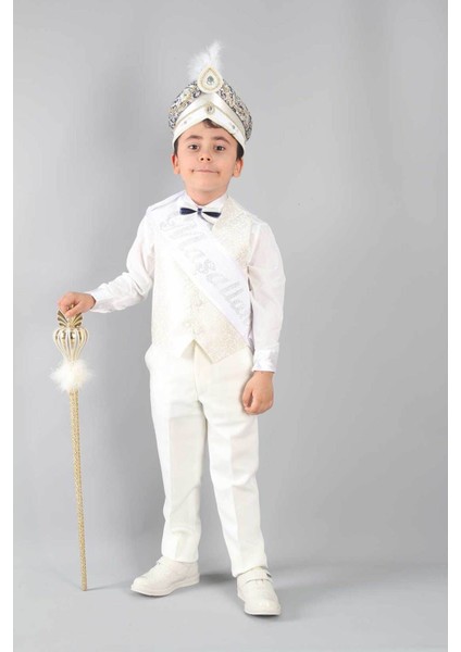 Lacivert Pelerinli Şık Sünnet Takımı, Rahat ve Şık Tasarımıyla Özel Günler Için. indirimleri