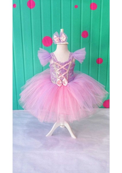 Renkli Kısa Elbise, Şık ve Rahat Tasarım, Genç ve Enerjik Stil.