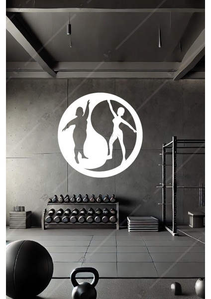 Kilolu ve Fit Kız Figürlü Yin Yang Duvar Dekoru, Şıklık ve Dengeyi Yansıtır fiyatları