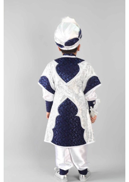 Desenli Beyaz Lacivert Kaftan ve Sünnet Takımı, Şık ve Rahat Kombinasyon. fırsatları