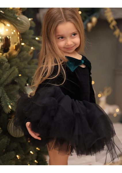 Yeşil Fiyonk Detaylı Şık Elbise, Yeni Yıl ve Özel Günler Için Ideal Seçenek