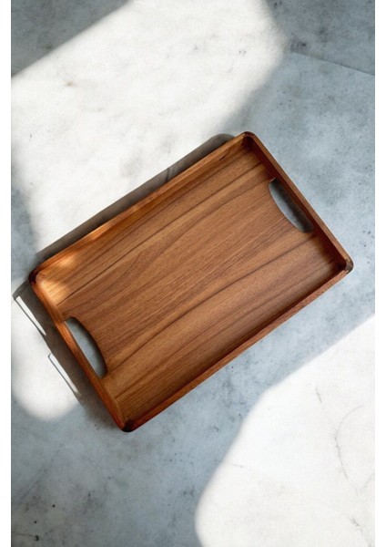 Kahverengi Ahşap Servis Tepsisi, Şık ve Dayanıklı Sunum Aracı