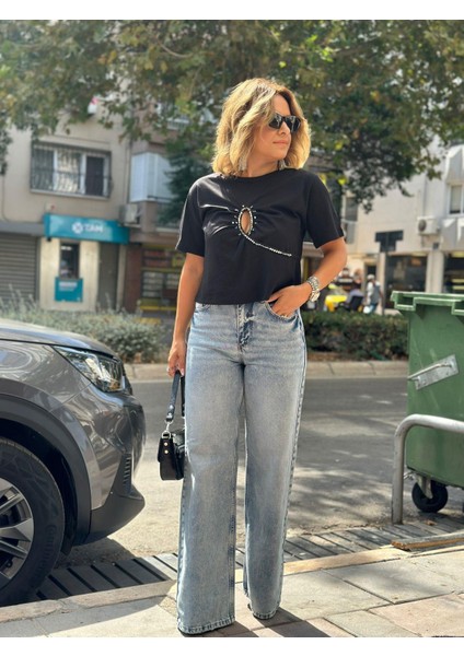 Önü Taşlı Siyah Tshirt fırsatları