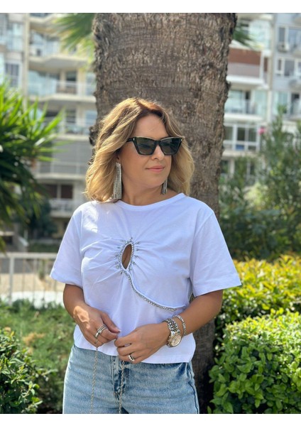 Önü Taşlı Beyaz Tshirt modelleri