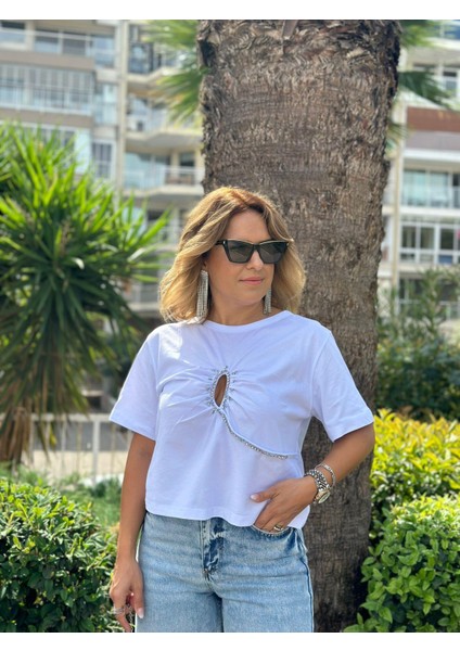 Önü Taşlı Beyaz Tshirt fırsatları