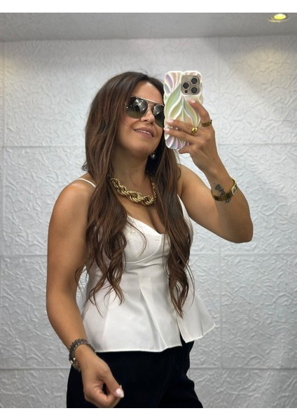 Önü Düğmeli Kumaş Beyaz Crop modelleri