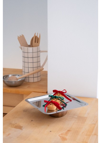 Ahşap Ayaklı Metal Kare Servis Tepsisi, Şık ve Kullanışlı Ev Dekorasyonu Sağlar. fiyatları