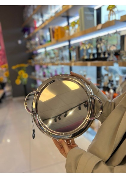 Beyaz Çay ve Kahve Sunum Tepsisi, Şık ve Kullanışlı Tasarım