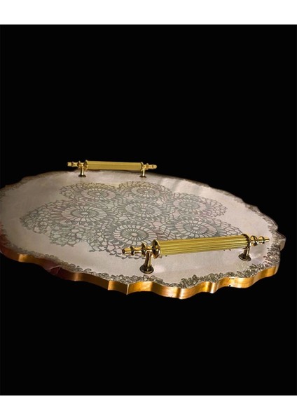 El Yapımı Epoksi Tepsi, Dantelli Detaylar ve Taş Süslemeleriyle Şık Sunum Ürünü