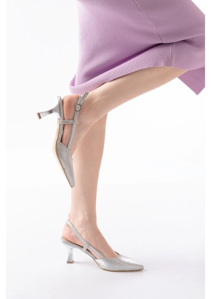 725 Gümüş Pul Desenli Sivri Burunlu Topuklu Kadın Ayakkabı fiyatları