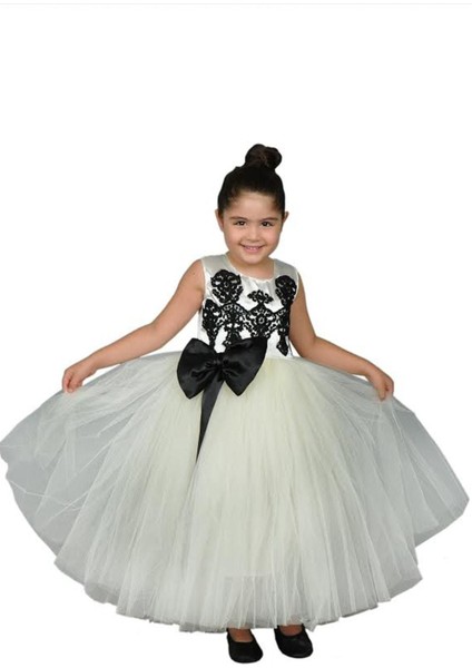 Kız Çocuk Beyaz Balo Kostümü, Şık ve Rahat Gece Kıyafeti Seçeneği