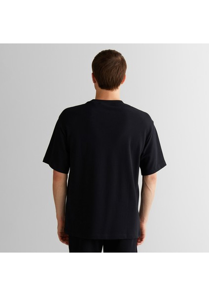 Erkek Siyah Relaxed Fit Bisiklet Yaka Logolu T-Shirt fiyatları