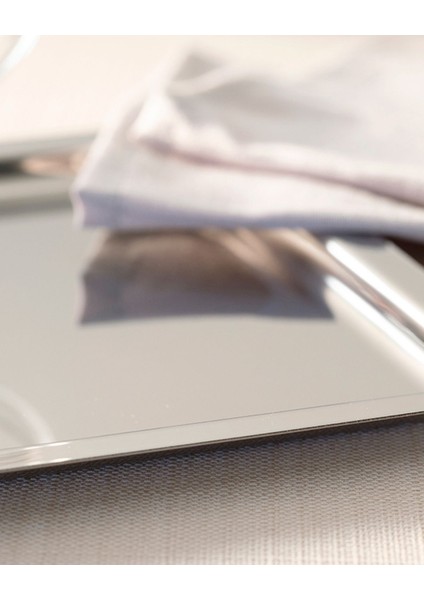 Parlak Metal Tepsi 32X22 cm Gümüş Renkli, Şık ve Dayanıklı Sunum Için Ideal fiyatları