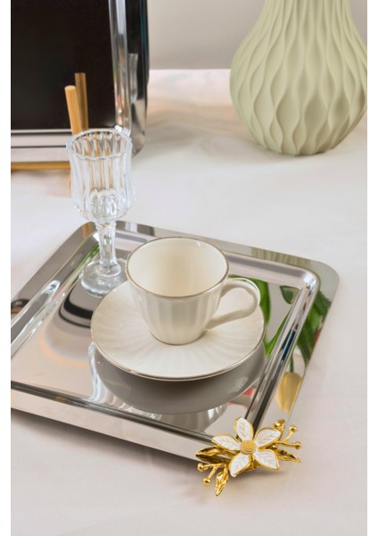 6'lı Kare Paslanmaz Çelik Tepsi Seti 21X21 cm – Gold Papatya Figürlü Kahve & Çay Sunum Tepsisi