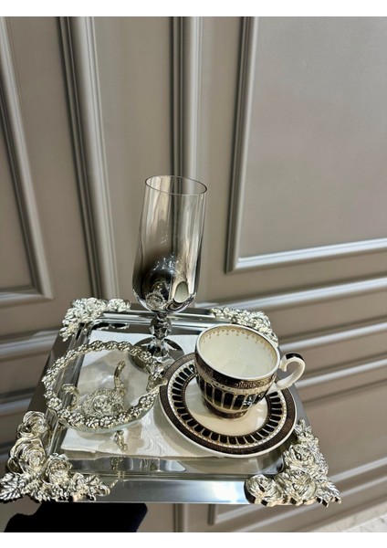 6 Adet Tek Kişilik Metal Kare Tepsi, Şık Gül Detaylarıyla Sunum Için Ideal indirimleri
