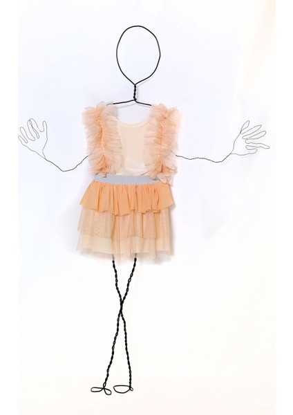 Pembe Somon Yaş Konsept Etek Üst, Şık ve Rahat Kombin Önerisi