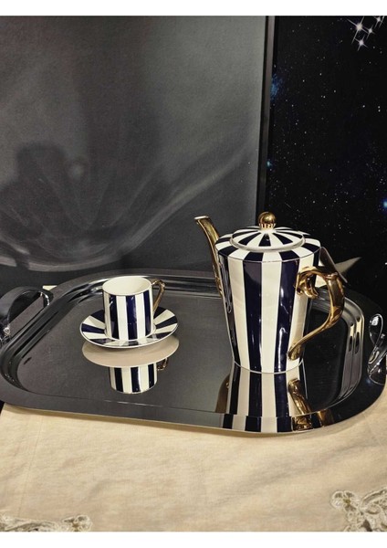 Büyük Boy Sade Metal Tepsi - Şık ve Zarif Sunum Için Ideal modelleri