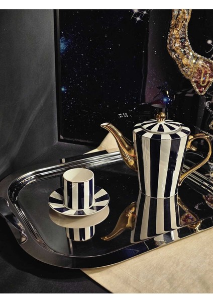 Büyük Boy Sade Metal Tepsi - Şık ve Zarif Sunum Için Ideal indirimleri