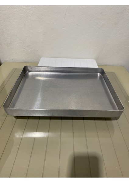 Büyük Boy Gri Baklava Tepsisi, Şık ve Dayanıklı, Pratik Kullanım Sağlar. fiyatları