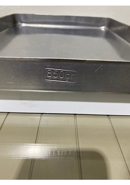 Büyük Boy Gri Baklava Tepsisi, Şık ve Dayanıklı, Pratik Kullanım Sağlar. modelleri