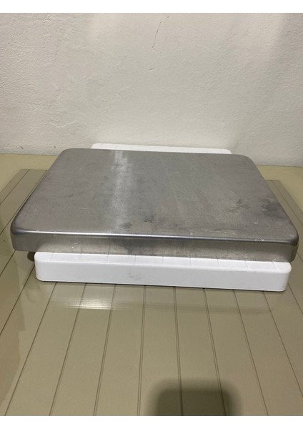 Büyük Boy Gri Baklava Tepsisi, Şık ve Dayanıklı, Pratik Kullanım Sağlar. fırsatları