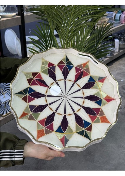 Şık Yuvarlak Cam Tepsi, Beyaz, Iç Kısım Tasarımı, Zarif Sunum Aracı