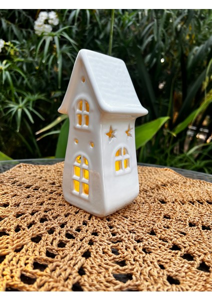 Seramik Ev Şeklinde Dekoratif Mumluk – 19 cm Yükseklik fiyatları