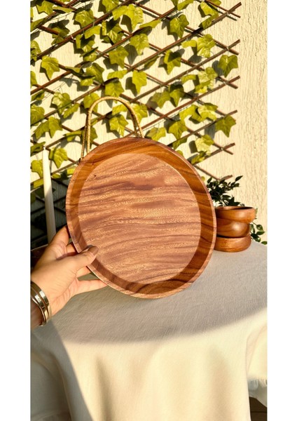 Kahverengi Ahşap Tepsi 30 Cm, Şık ve Doğal Sunum Için Ideal Seçim