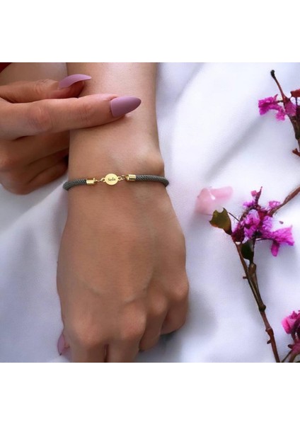 14 Ayar Altın Plakalı Seda Ismine Özel Yuvarlak Motifli Yeşil Ipek Örgülü Hediye BILEKLIK-579ISIM fiyatları