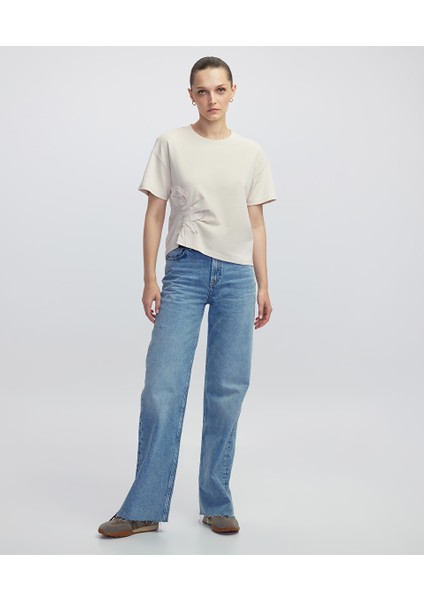 Çiçek Aplikeli Tişört IW6250070048082 modelleri