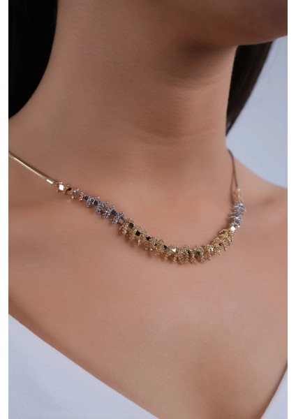 Üç Renk Dorika Saçaklı Altın Kolye