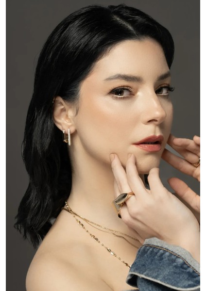 Merve Boluğur Uzun Dorika Altın Zincir Kolye modelleri