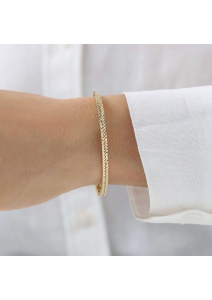 Nisera Başak Altın Kelepçe