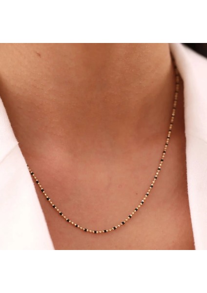 Siyah Mine Altın Zincir