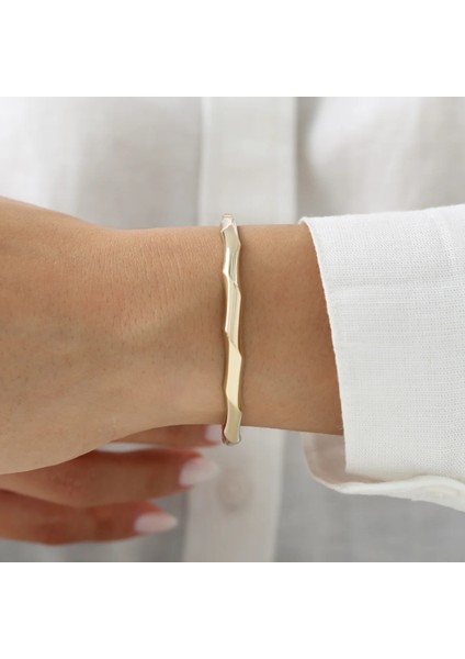 Nisera Dravya Altın Kelepçe