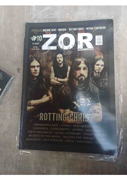 Zor - Sayı : 6 - 2007 2007 Tarihli Zor! Müzik Dergisi 10. Sayısı, Kapakta Rotting Christ ve Diğer Gruplarla. Posterler ve Röportajlar Içerir.