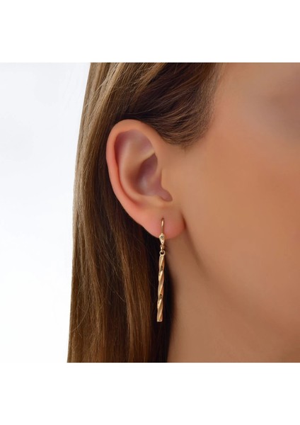 Burgu Parlak ve Mat Detaylı Altın Küpe modelleri