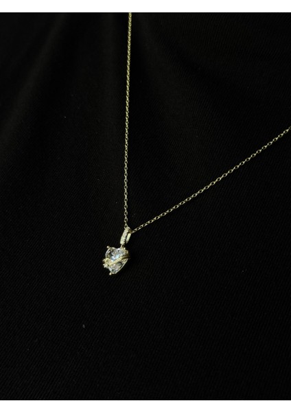 Altın Kaplama 925 Ayar Gümüş Kalp Kesim Taşlı Yıldız Detaylı Kolye fırsatları