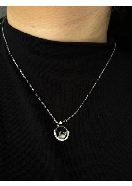 925 Ayar Gümüş Yuvarlak Çerçeveli Balina Figürlü Kolye fiyatları