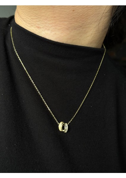 Altın Kaplama 925 Ayar Gümüş Çift Yarım Halka Motifli Sedefli & Baget Taşlı Kolye fırsatları