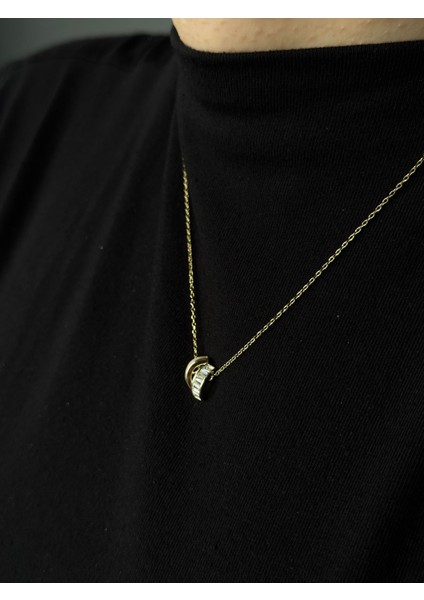 Altın Kaplama 925 Ayar Gümüş Çift Yarım Halka Motifli Sedefli & Baget Taşlı Kolye indirimleri