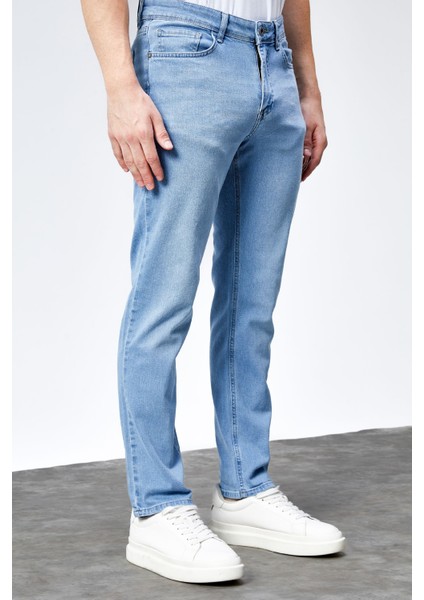 Erkek Ricardo Buz Mavi Taşlamalı Regular Fit Likralı Jean Kot Pantolon fırsatları