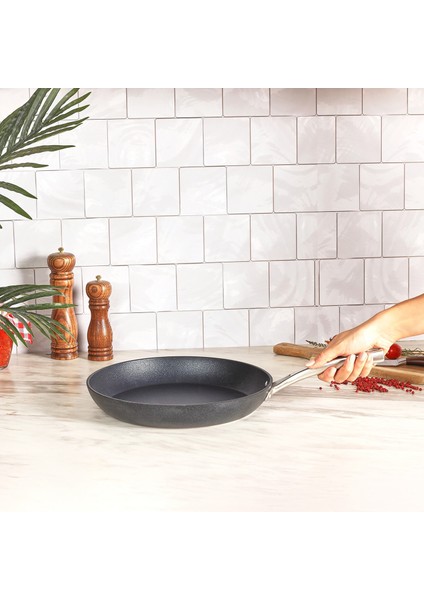 Biodiamond Pro İndüksiyon Tabanlı Tava 30 cm 2,5 Lt Tava fiyatları