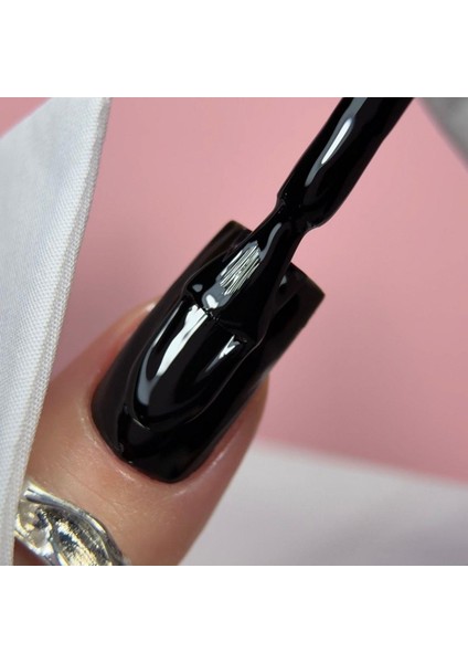 Kalıcı Oje K001 Siyah 4 ml Tüm Tırnak Tiplerine Uygun Uzun Süreli Renk modelleri