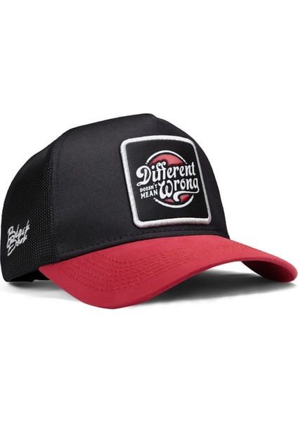 V1 Trucker Different Wrong - 1 Kod Logolu Unisex Kırmızı Siperli-Siyah Şapka