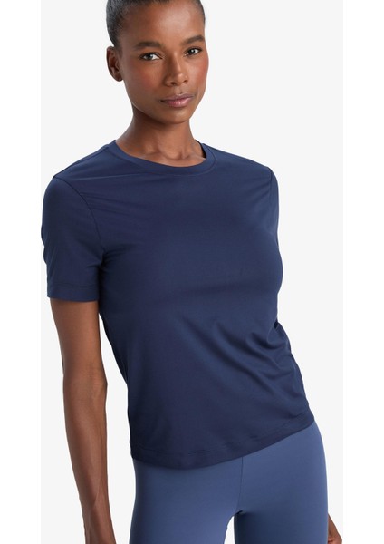 Fit Standart Fit Bisiklet Yaka Sporcu Basic Düz Kısa Kollu Tişört D2296AX25AU indirimleri