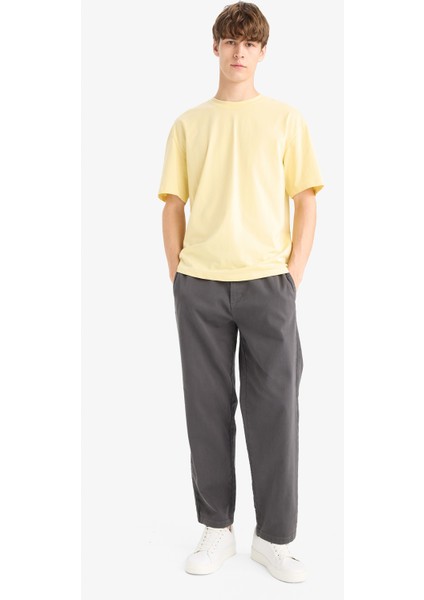 %100 Pamuk Boxy Fit Rahat Kesim Bisiklet Yaka Sırt Baskılı Kısa Kollu Tişört F8328AX25AU fiyatları