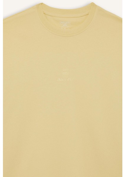 %100 Pamuk Boxy Fit Rahat Kesim Bisiklet Yaka Sırt Baskılı Kısa Kollu Tişört F8328AX25AU