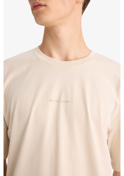 %100 Pamuk Boxy Fit Rahat Kesim Bisiklet Yaka Sırt Baskılı Kısa Kollu Tişört F8330AX25AU